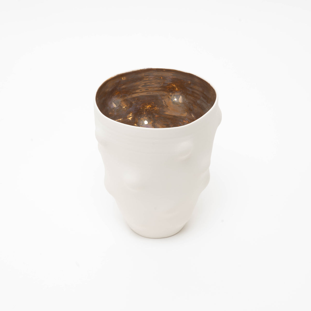 Vaso bugnato, innen Gold