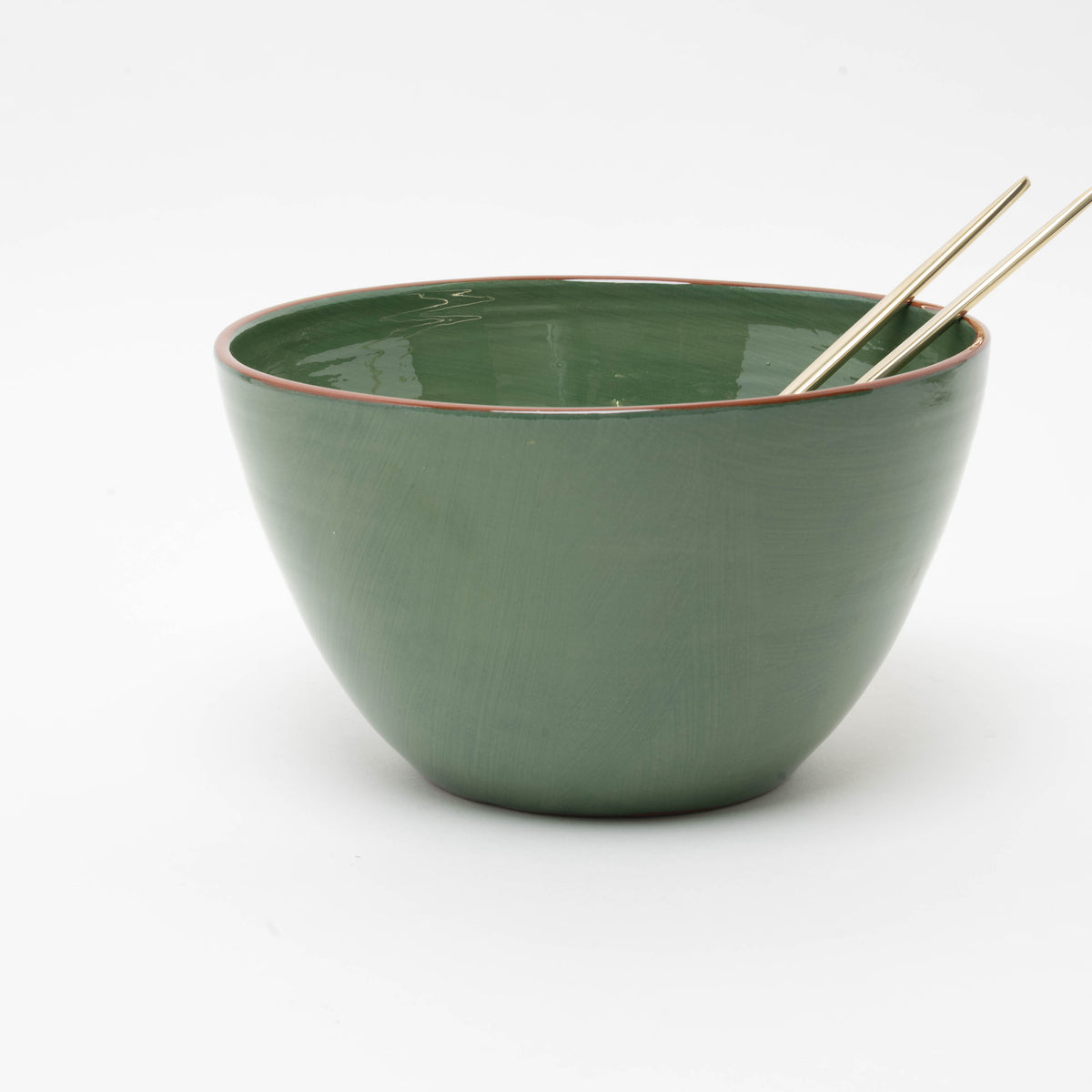 medium serving bowl
