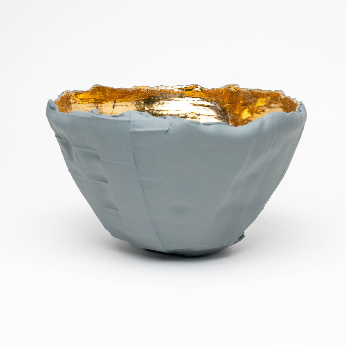 Bowl paperclay inside gold H 15, D 25, E19