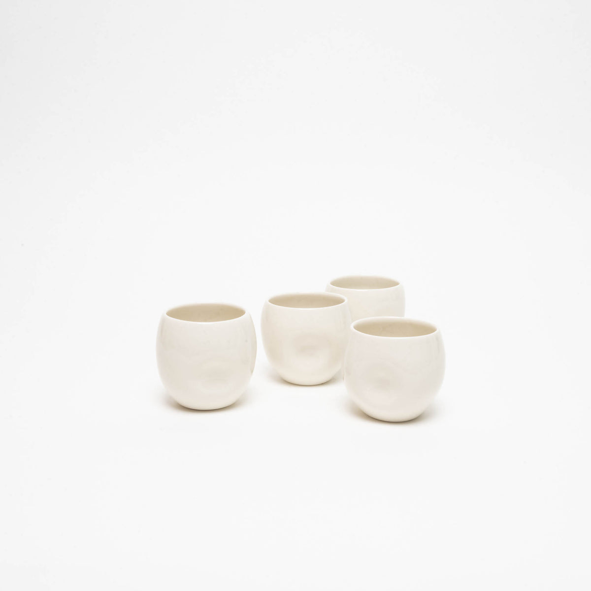 Natural porcelain mug with recessed grip small